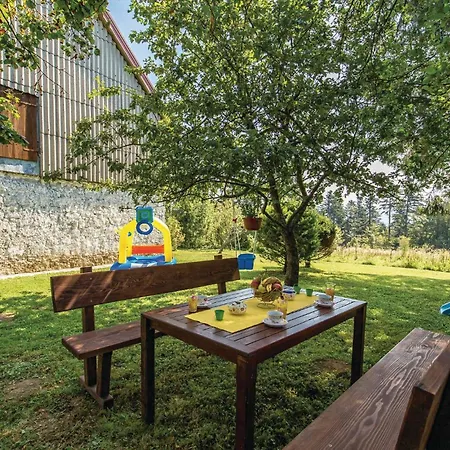 2 Bedroom In Feriehus Fužine