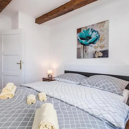 Hébergement de vacances 2 Bedroom Gorgeous In
