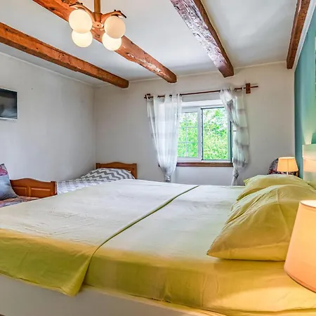 2 Bedroom Gorgeous In *