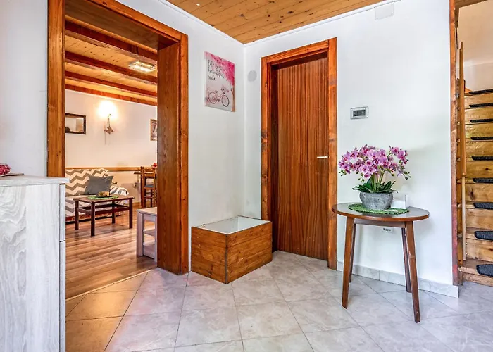 2 Bedroom In Casa vacanze *